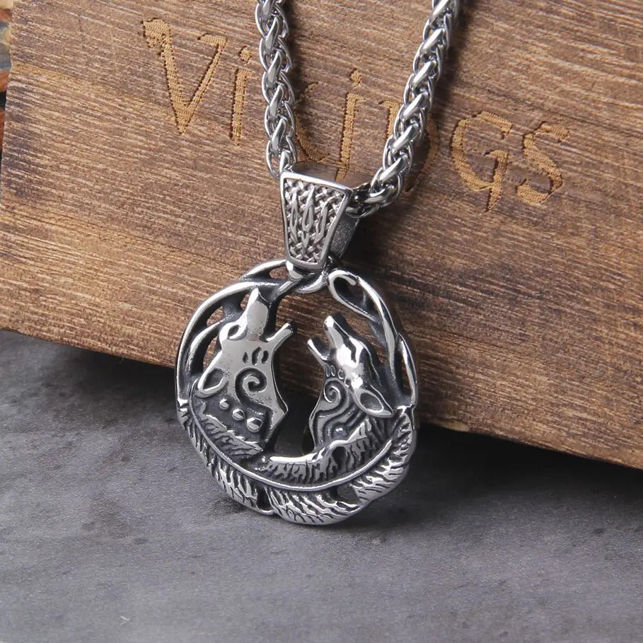 $10 christmas gifts Never Fade Men stainless steel double Wolf norse viking pendant necklace vikings wooden box as christmas gift $10 gift ideas