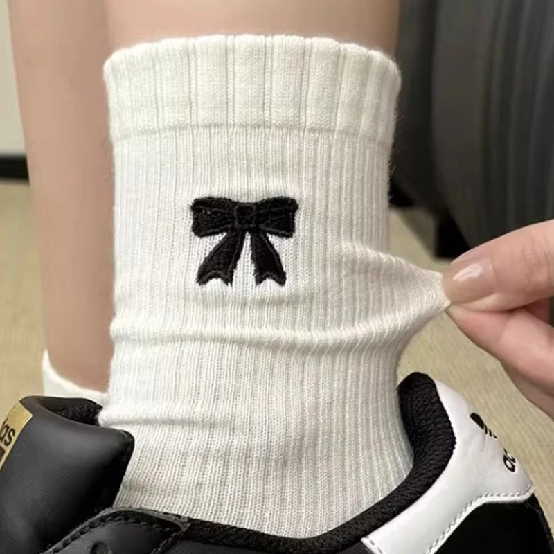 Autumn Winter Cozy Home Socks Retro Bow Women Fleece Cotton Mid Calf Socks Breathable Comfort Female Elastic Soft Thermal Socks