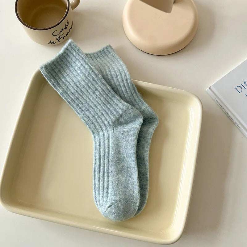 Women's Autumn and Winter Extra Thick Winter Extra Fleece Wool Mid-tube Socks Women's Fashion Draw Striped Socks